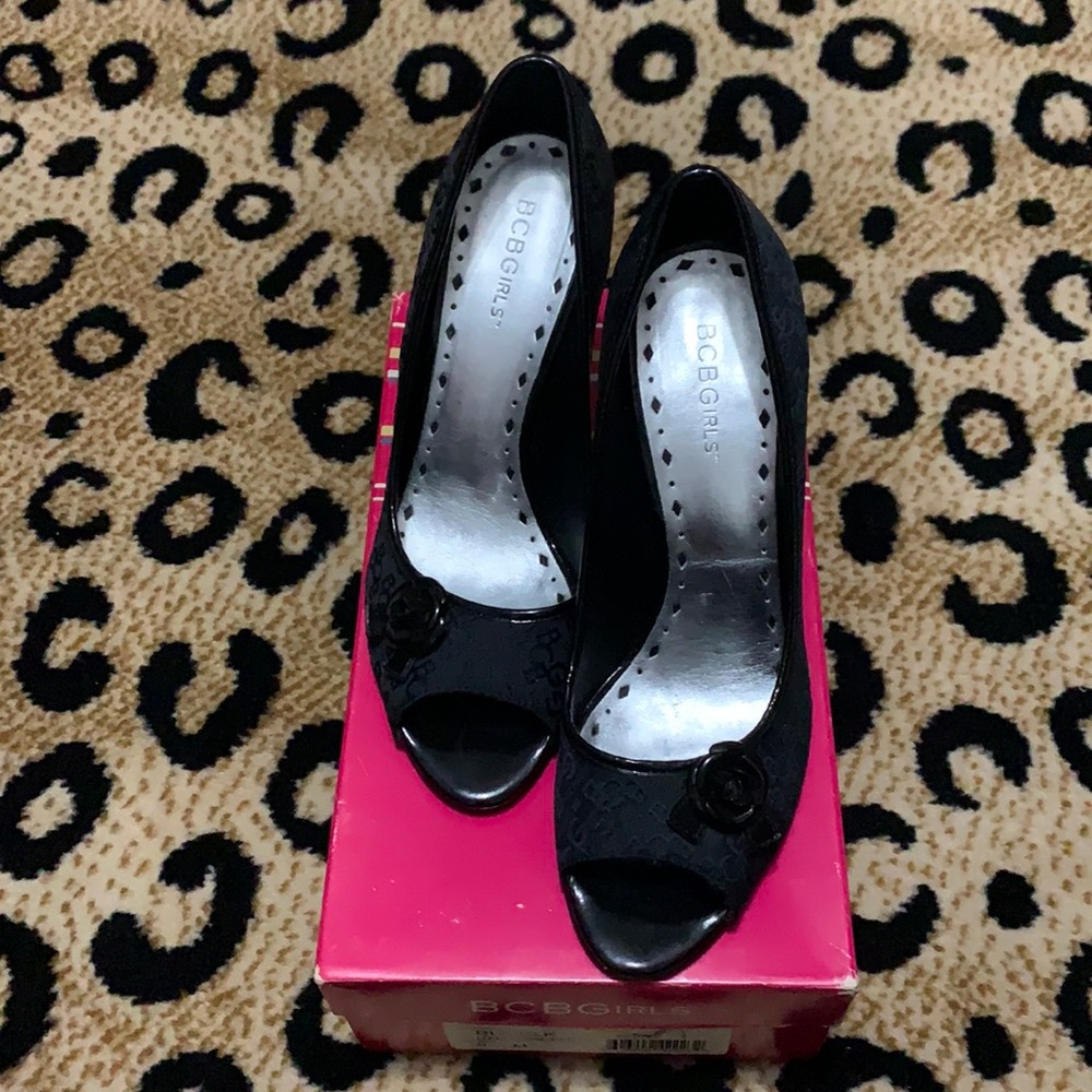 BCBG shoes